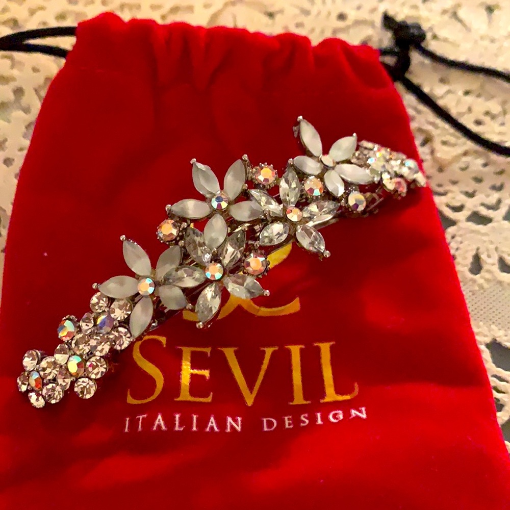 Sevil Italian design. Beautiful accessory hair!